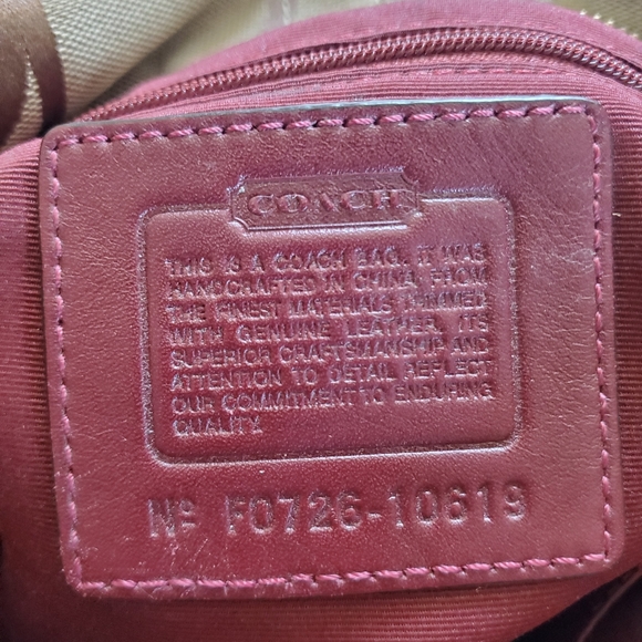 Coach Carly Hobo Bag - Purse - Picture 9 of 15